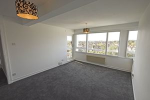 Lounge/Diner- click for photo gallery